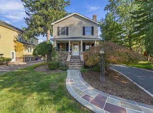 26 Milton St, Cresskill, NJ 07626