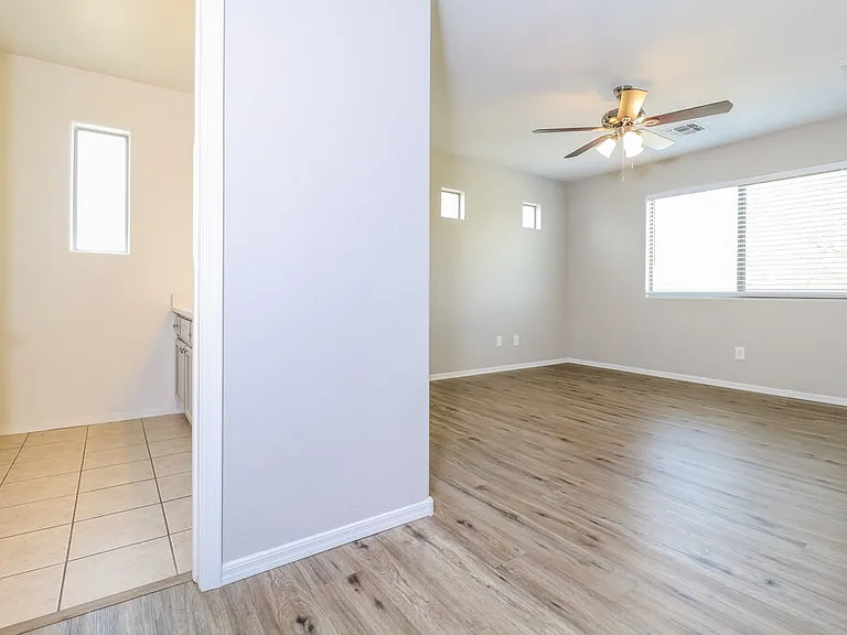7412 S 37th Dr — Photo 12
