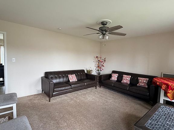 3rd image of 3254 Potomac Ave