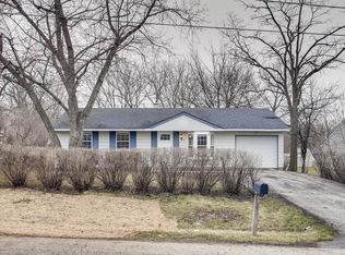 913 Hilltop Blvd, McHenry, IL 60050