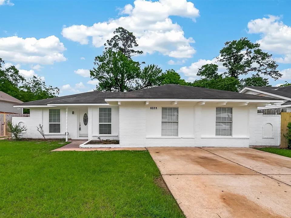 6311 Tall Willow Dr