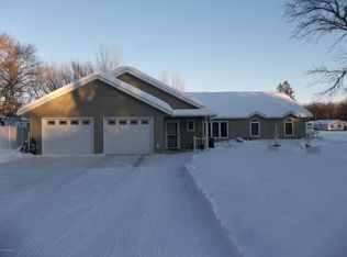 238 E 4th St, Newfolden, MN 56738