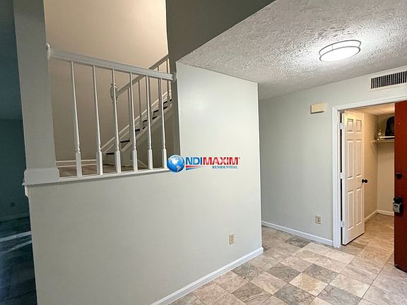 2nd image of 1076 Traymore Dr