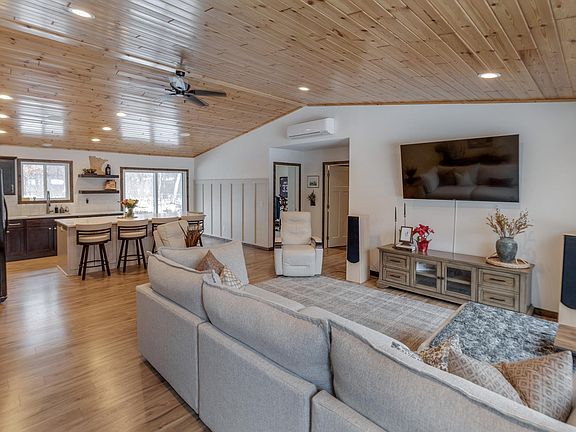 2nd image of 18908 Maryville Rd