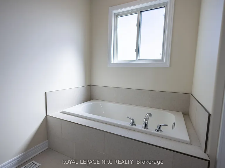 33 Cinnamon St — Photo 14
