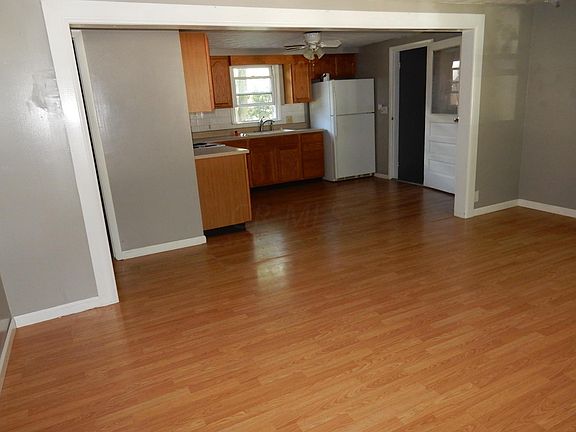 4th image of 11 Simons Ave APT A
