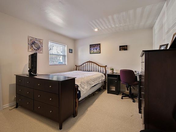 3rd image of 2455 N Sawyer Ave APT 1R