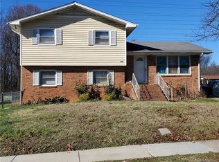 1523 Pondella Dr, Charlotte, NC 28213