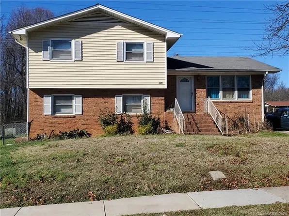 1523 Pondella Dr, Charlotte, NC 28213