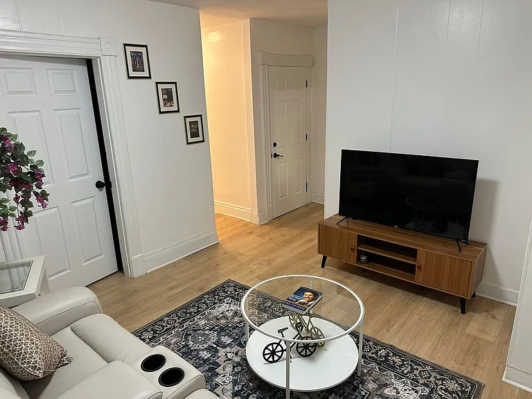 63 Whitmore St #1W — Photo 4
