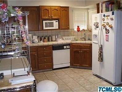 3rd image of 2720 E Paradise Ave