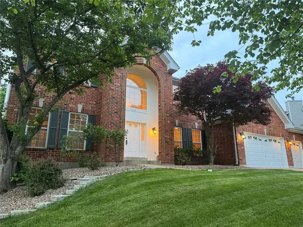 16023 Canterbury Estates Dr, Ballwin, MO 63021