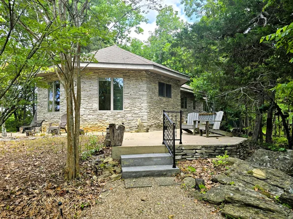 1051 Old Farm Rd, Lexington, VA 24450