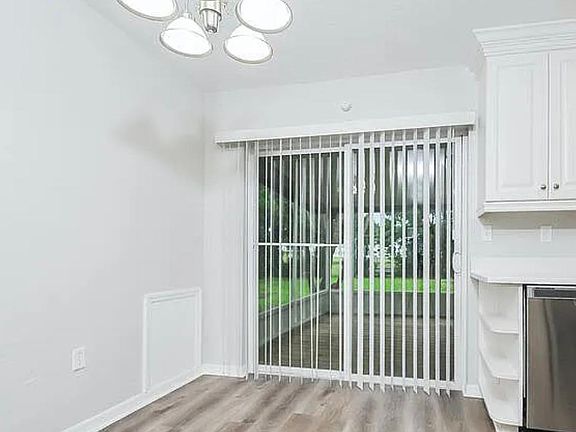 5th image of 2725 Stratford Dr