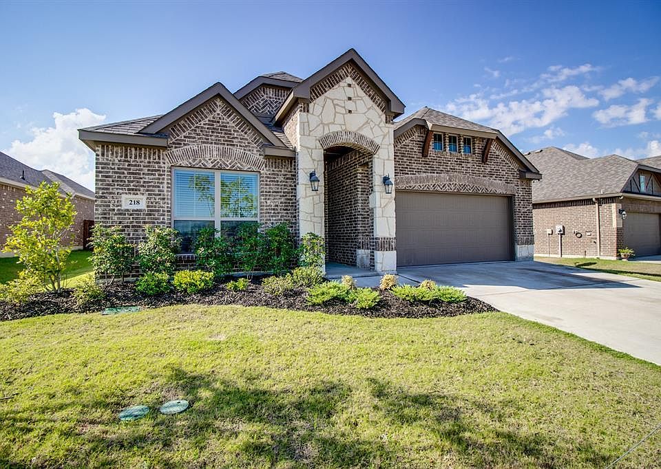1st image of 218 Buckskin Dr