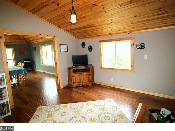4th image of 33203 Willwood Ln