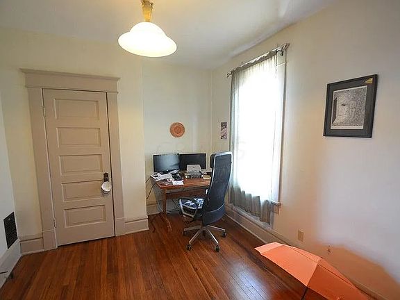 2nd image of 458 Vermont Pl #458