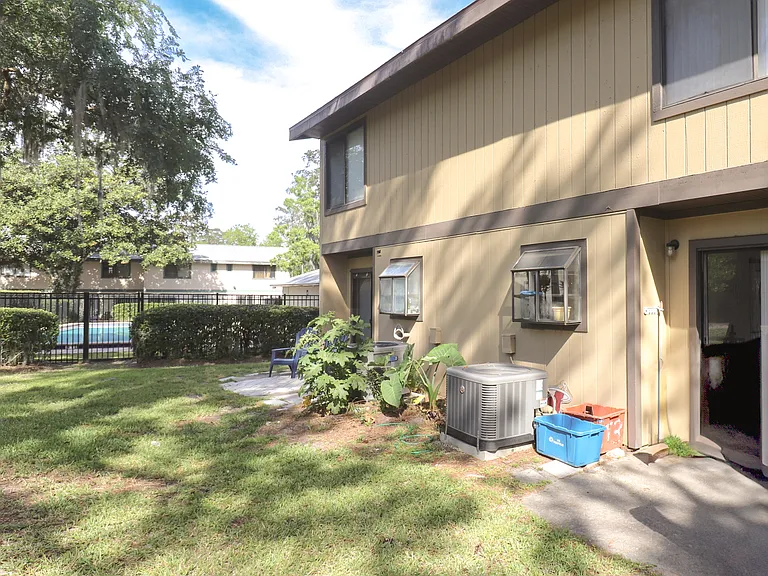 2300 SW 43rd St #C — Photo 27
