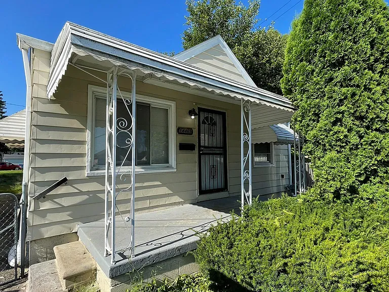 14469 Hendricks Ave — Photo 1