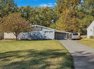 2533 SW Moundview Dr, Topeka, KS 66614