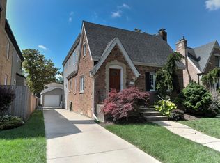 7325 W Greenleaf Ave, Chicago, IL