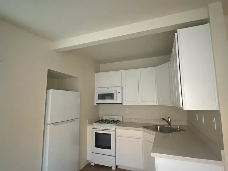 1476 Santa Clara Ave #B — Photo 5