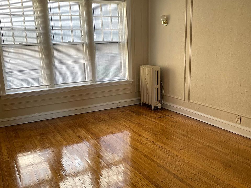 1st image of 909 Sherman Ave #104