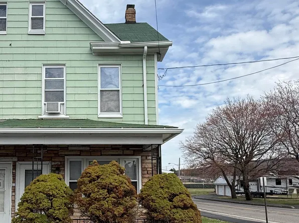 1041 N Laurel St, Hazleton, PA 18202