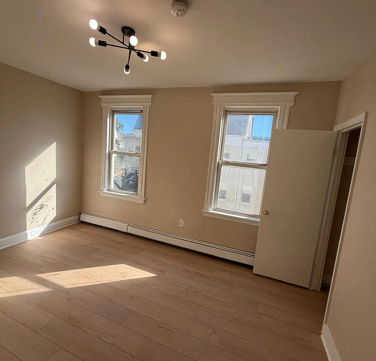 4 bed, $2,250 — Photo 3