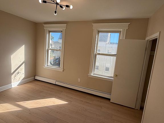 3rd image of 31 22nd St #2A
