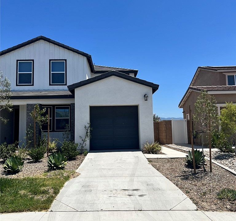 1st image of 2437 Crater Ave