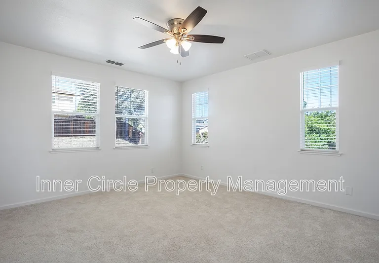 5560 McFarlan Ranch Dr — Photo 16