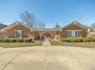 41861 Dequindre Rd, Troy, MI 48085