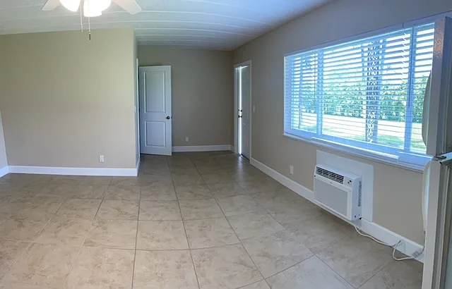 745 Hummingbird Way — Photo 4