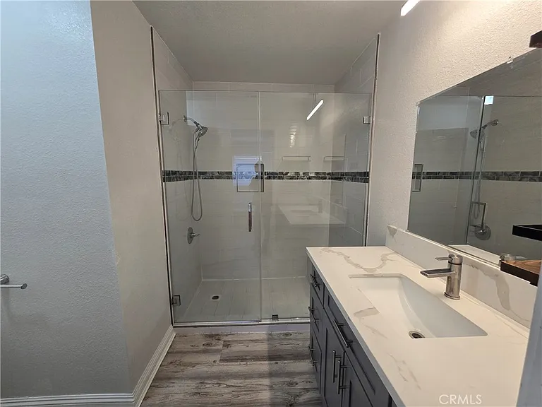 7215 Lyons Ave — Photo 8