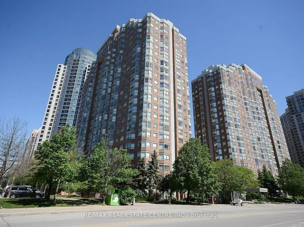 335 Webb Dr #2011, Mississauga, ON L5B 4A1