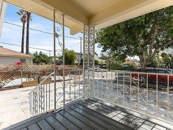 3rd image of 1623 W 11th Pl