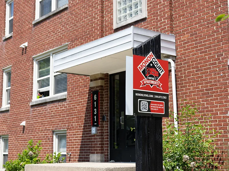 Monon Court, Managed by Buckingham Monon Living — Photo 11