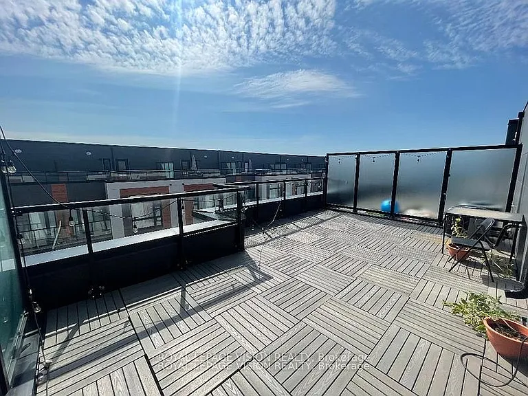 12 David Eyer Rd #Townhouse 1123 — Photo 1