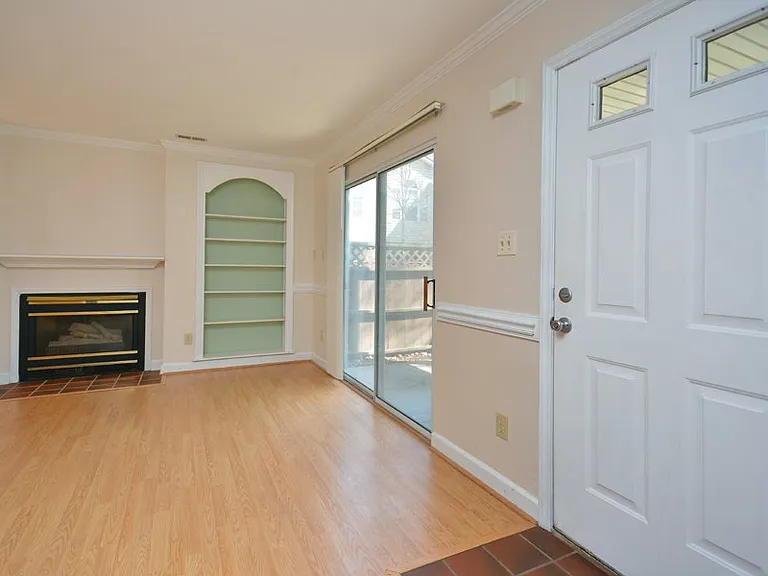 425 Summerwalk Cir — Photo 6