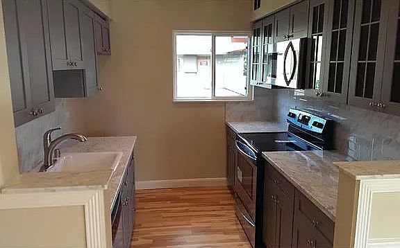 2nd image of 4218 Admiralty Ln