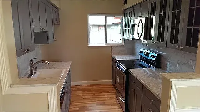 4218 Admiralty Ln — Photo 2