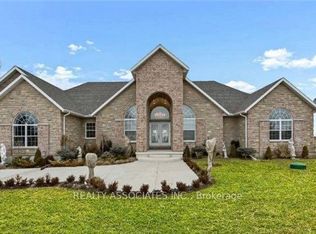 576 Barcovan Beach Rd, Quinte West, ON K0K 1L0