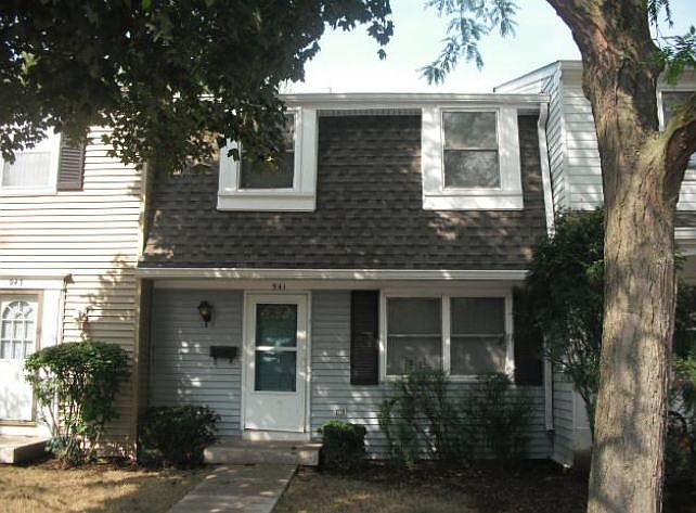 1st image of 941 Banbury Ct