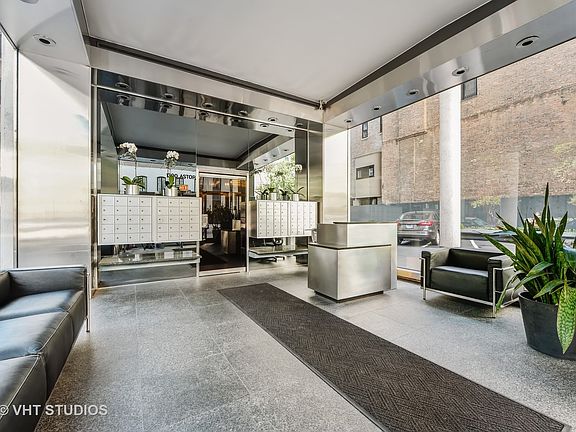 2nd image of 1300 N Astor St Unit 22B
