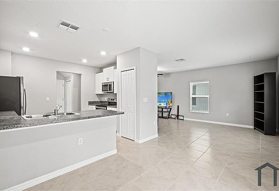 3rd image of 7216 Spring Snowflake Ave