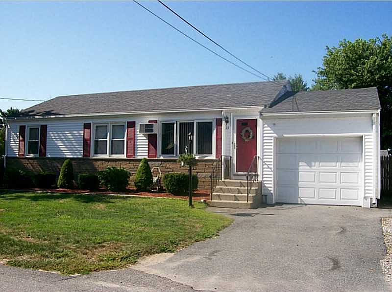 1st image of 33 Woodrow St