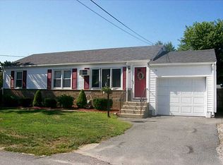 33 Woodrow St, Cumberland, RI 02864