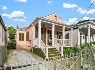 927 1st St, New Orleans, LA 70130