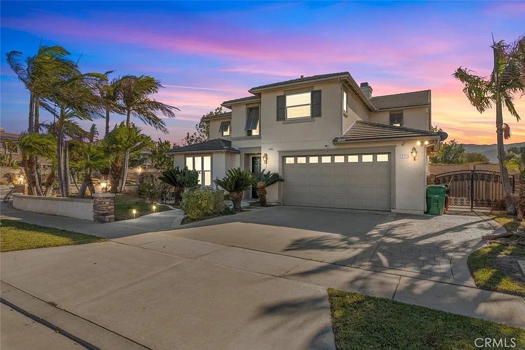 5 bed, 3.5 bath, 3563 sqft, $4,500 — Photo 1